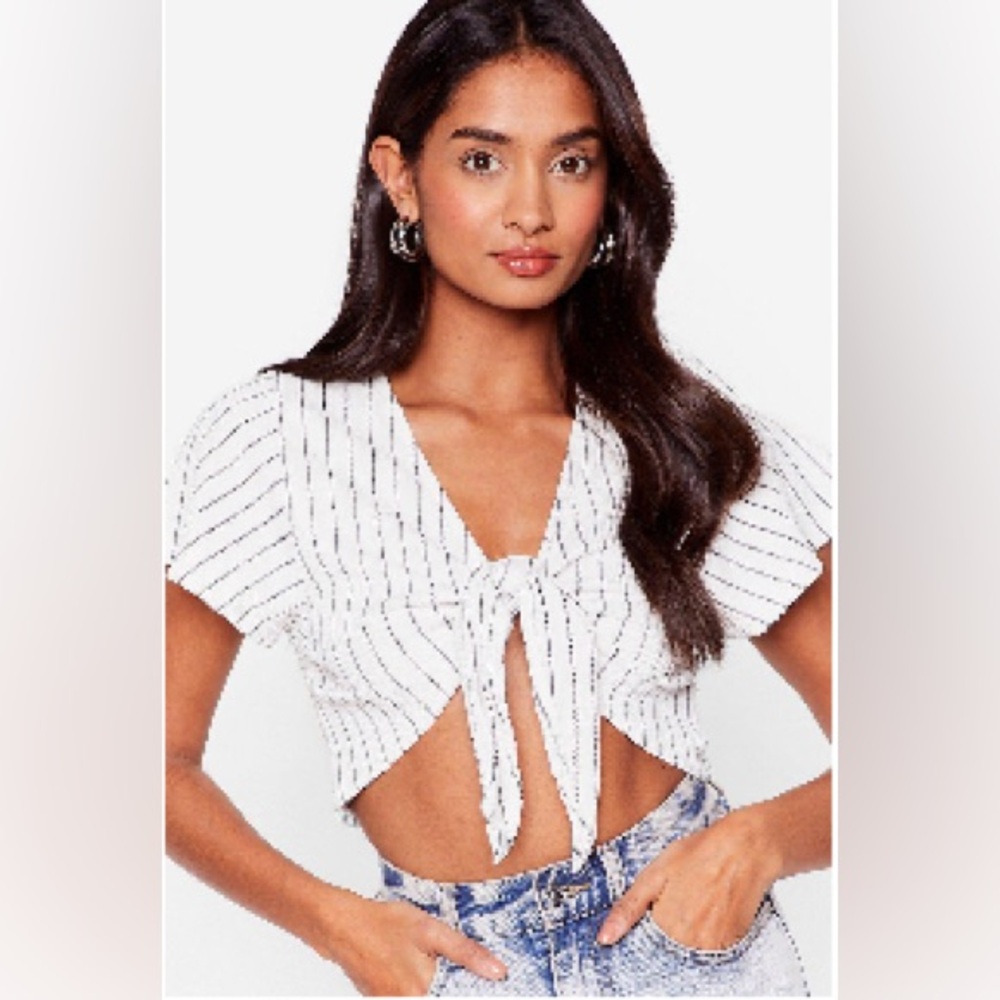 Nasty Gal White Black Cap Sleeve Tie Front Blouse. Size US 8 NWT